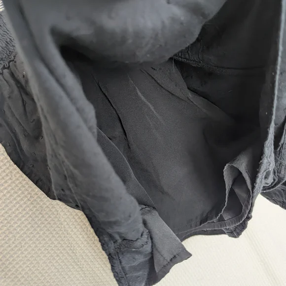 Hollister Women's Smocked-Waist High Rise Ruffle Skirty Short Black On Black Dot - Picture 5 of 6